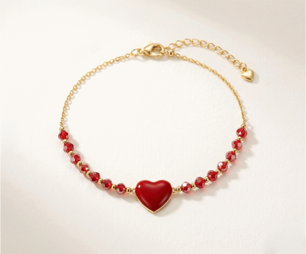 Cuentas de cristal facetado en color rojo intenso capturan la luz para crear un brillo maternal inigualable. Cada destello de esta pulsera representa la energía vibrante y protectora de una madre. El diseño es alegre y audaz, ideal para aquellas mujeres que aman los colores vivos y desean llevar un símbolo de afecto que resplandezca con fuerza.